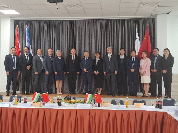 🌍 Innováció és együttműködés – magyar–kínai konferencia Egerben
