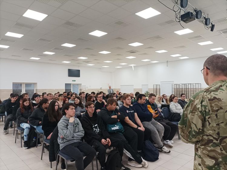 Honvédségi pályaválasztási előadás