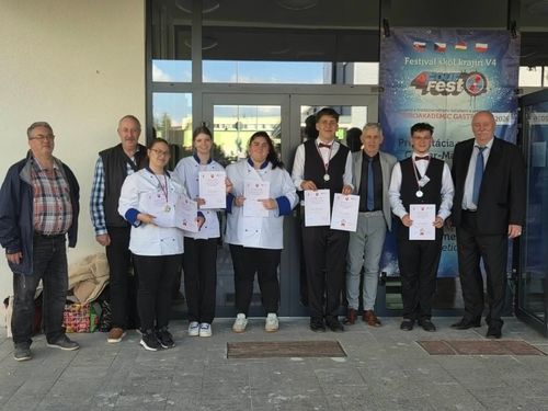 Hatalmasat versenyeztek a Sárvárisok Rimaszombatban! 🏆🚀