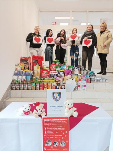 Menhelyi Állatok Karácsonya hagyományos adománygyűjtés a Sárváriban